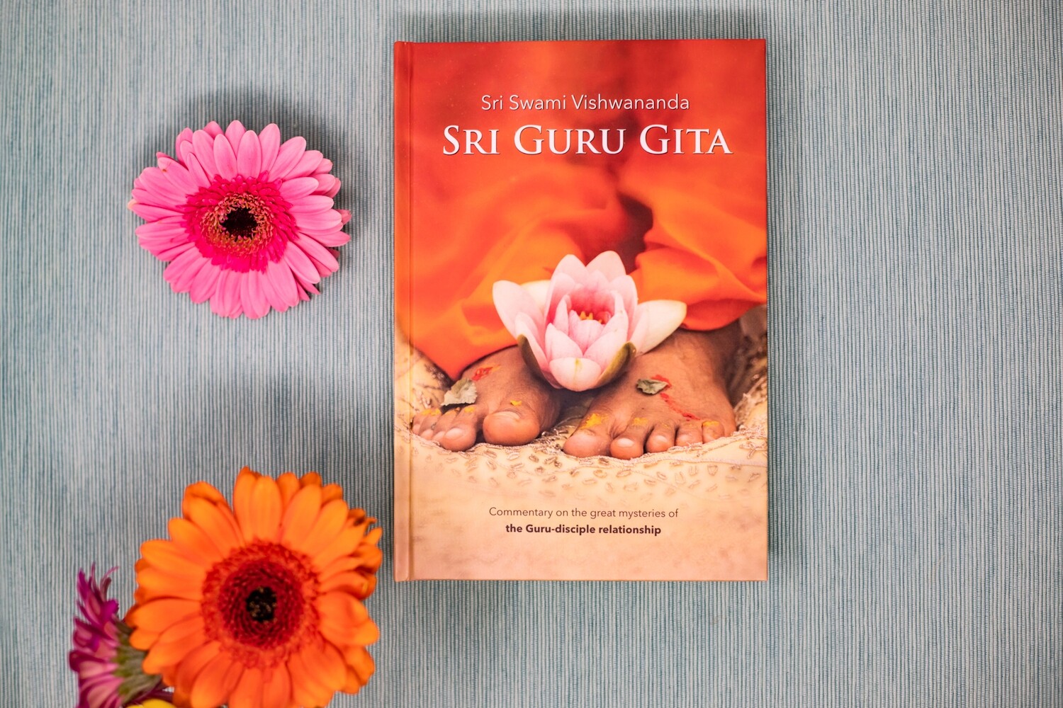 Sri Guru Gita (hard cover)